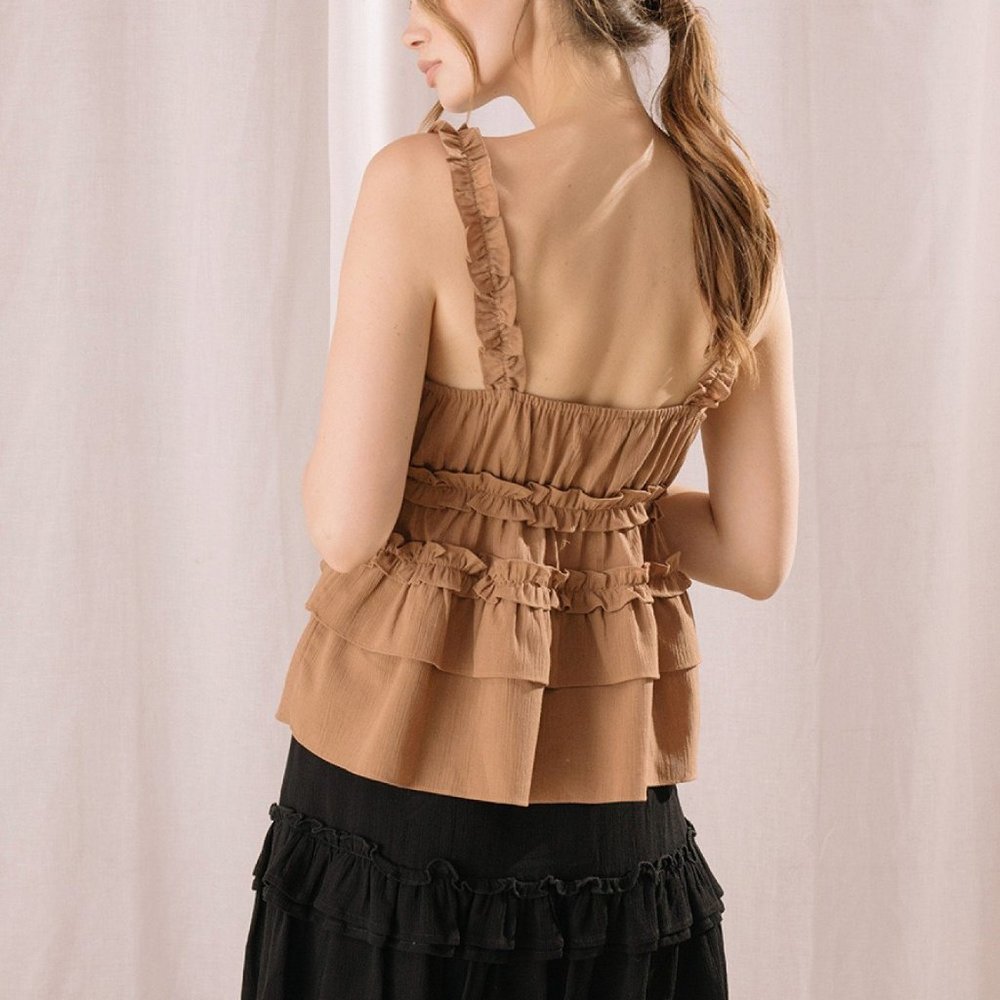 Sleeves, peplum ruffle top